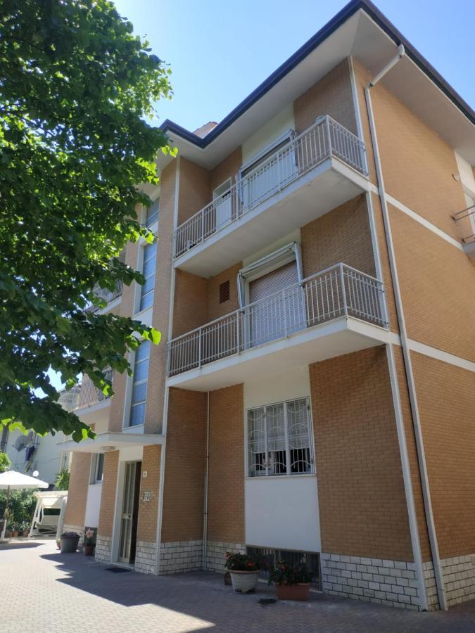 Appartamenti Le 4 Sorelle Rimini Bagian luar foto